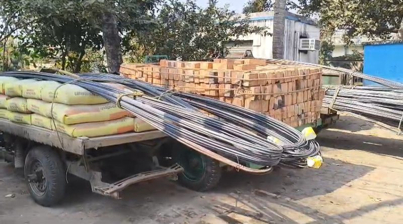 নিয়ম অমান্য করে জাতীয় সড়কে মেশিন ভ্যানের চলাচলে দুর্ঘটনা হয় বলে অভিযোগ ছিল